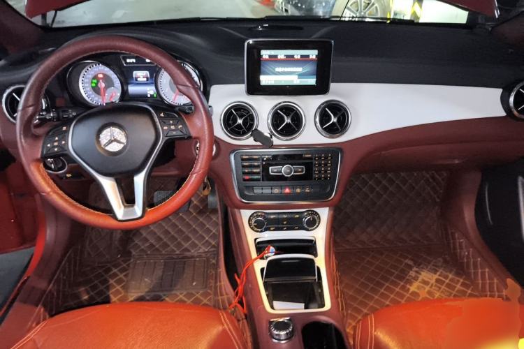 Used Mercedes-Benz GLA 2015 GLA 200 Fashion Model Center Console