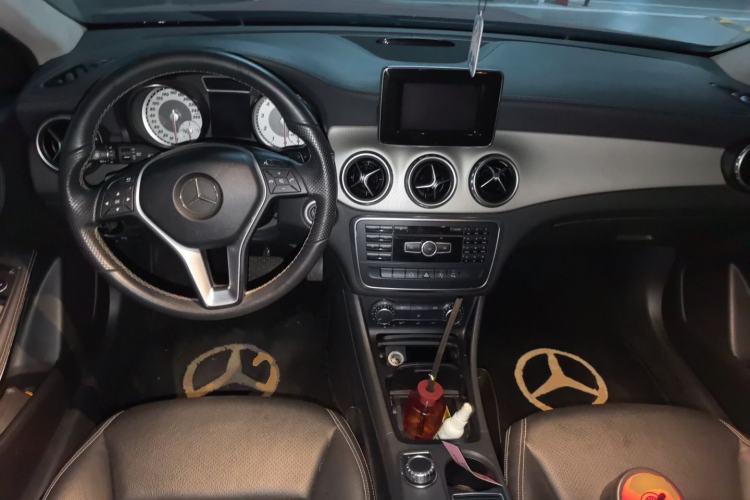 Used Mercedes-Benz GLA 2015 GLA 200 Fashion Model Center Console