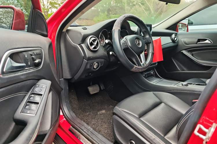 Used Mercedes-Benz GLA 2015 GLA 220 4MATIC Fashion Model Driver Seat