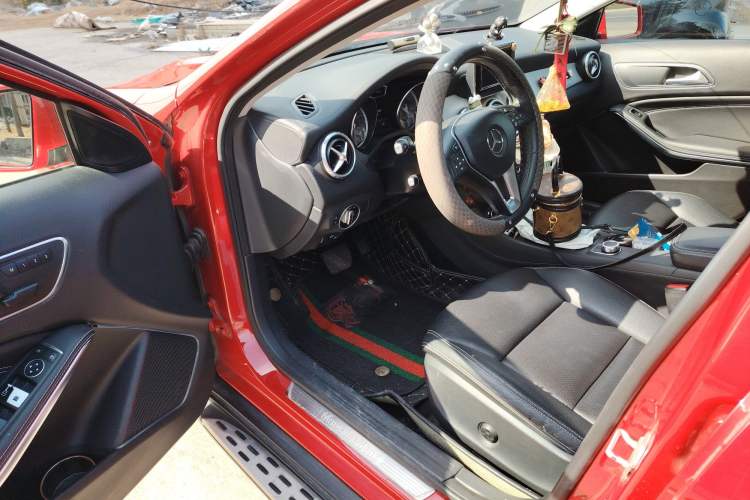 Used Mercedes-Benz GLA 2015 GLA 220 4MATIC Fashion Model Driver Seat