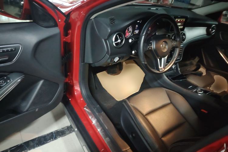 Used Mercedes-Benz GLA 2015 GLA 200 Fashion Model Driver Seat