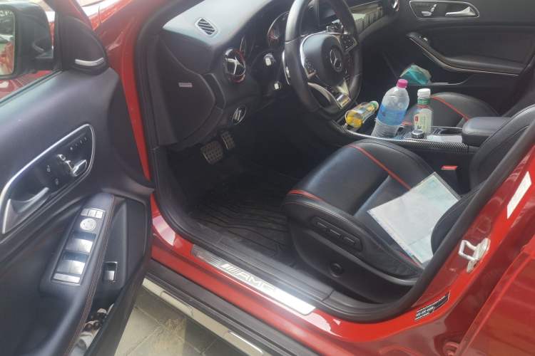 Used Mercedes-Benz GLA 2015 GLA 260 4MATIC Sport Edition Driver Seat