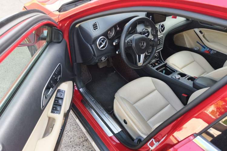 Used Mercedes-Benz GLA 2015 GLA 220 4MATIC Fashion Model Driver Seat