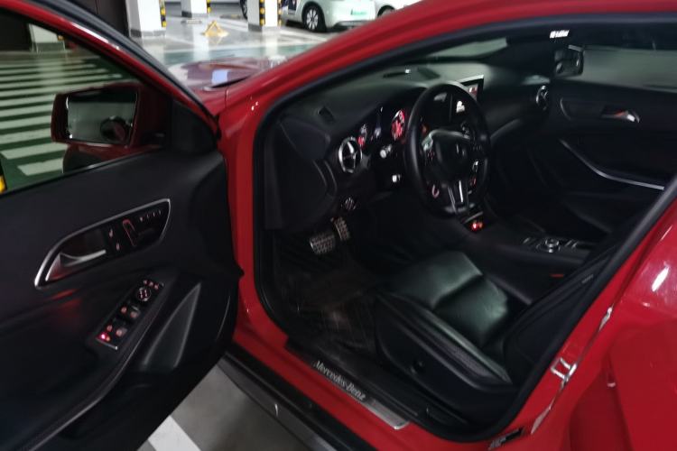 Used Mercedes-Benz GLA 2015 GLA 260 4MATIC Driver Seat