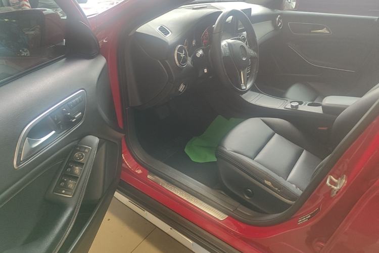 Used Mercedes-Benz GLA 2015 GLA 200 Fashion Model Driver Seat
