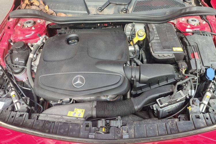 Used Mercedes-Benz GLA 2015 GLA 220 4MATIC Luxury Model Engine Bay