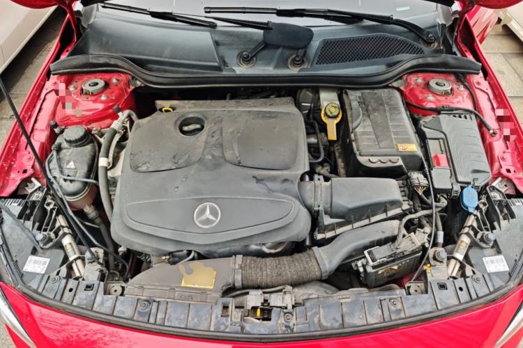 Used Mercedes-Benz GLA 2015 GLA 220 4MATIC Fashion Model Engine Bay