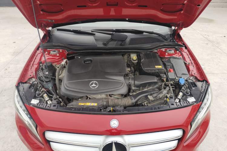 Used Mercedes-Benz GLA 2015 GLA 200 Engine Bay