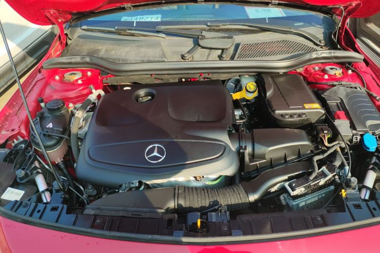 Used Mercedes-Benz GLA 2015 GLA 200 Fashion Model Engine Bay