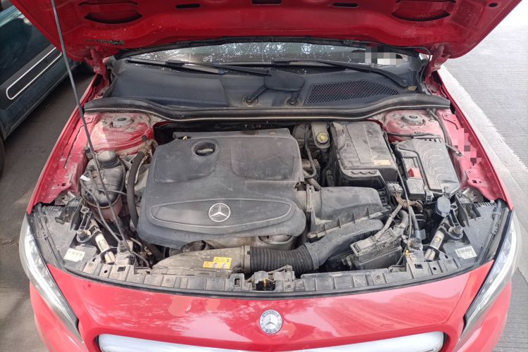 Used Mercedes-Benz GLA 2015 GLA 200 Engine Bay
