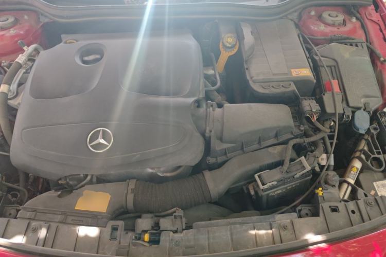 Used Mercedes-Benz GLA 2015 GLA 220 4MATIC Fashion Model Engine Bay