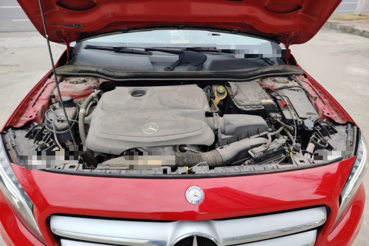 Used Mercedes-Benz GLA 2015 GLA 220 4MATIC Fashion Model Engine Bay