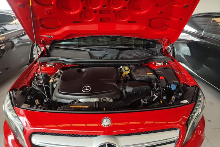 Used Mercedes-Benz GLA 2015 GLA 200 Engine Bay