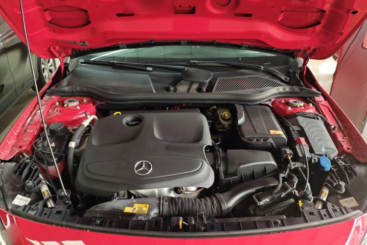 Used Mercedes-Benz GLA 2015 GLA 220 4MATIC Luxury Model Engine Bay
