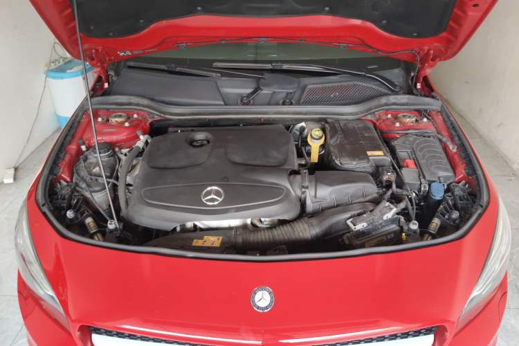Used Mercedes-Benz GLA 2015 GLA 200 Engine Bay