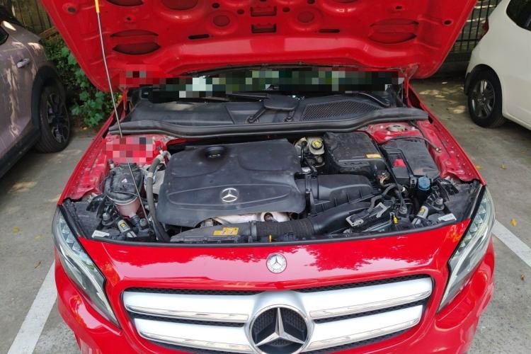 Used Mercedes-Benz GLA 2015 GLA 220 4MATIC Fashion Model Engine Bay