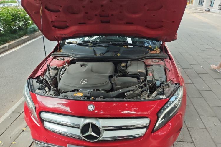 Used Mercedes-Benz GLA 2015 GLA 220 4MATIC Luxury Model Engine Bay