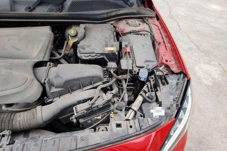 Used Mercedes-Benz GLA 2015 GLA 220 4MATIC Fashion Model Engine Bay Left
