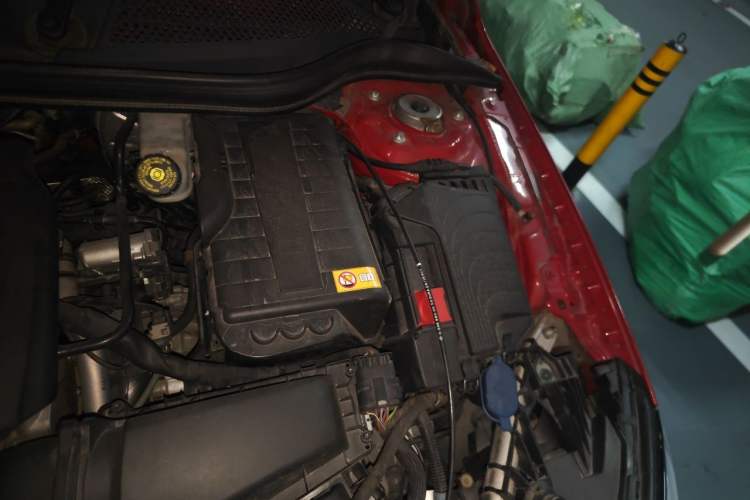 Used Mercedes-Benz GLA 2015 GLA 200 Sport Edition Engine Bay Left