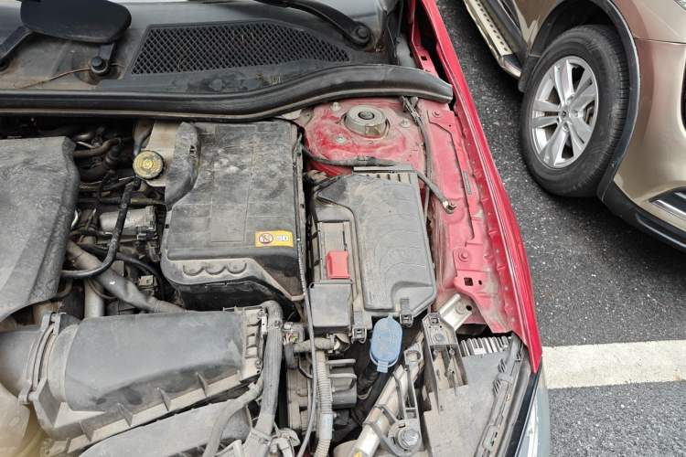 Used Mercedes-Benz GLA 2015 GLA 200 Fashion Model Engine Bay Left