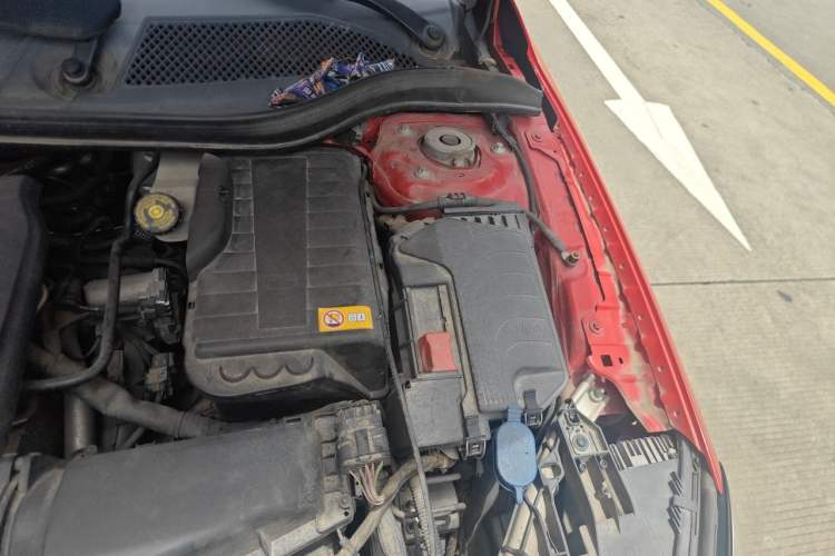 Used Mercedes-Benz GLA 2015 GLA 200 Fashion Model Engine Bay Left