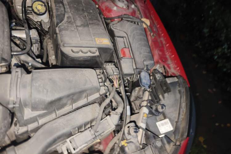 Used Mercedes-Benz GLA 2015 GLA 200 Sport Edition Engine Bay Left