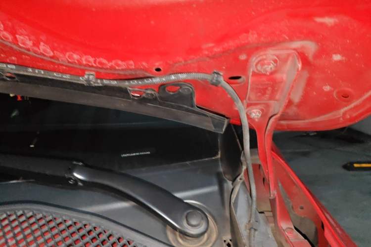 Used Mercedes-Benz GLA 2015 GLA 220 4MATIC Fashion Model Engine Bay Left