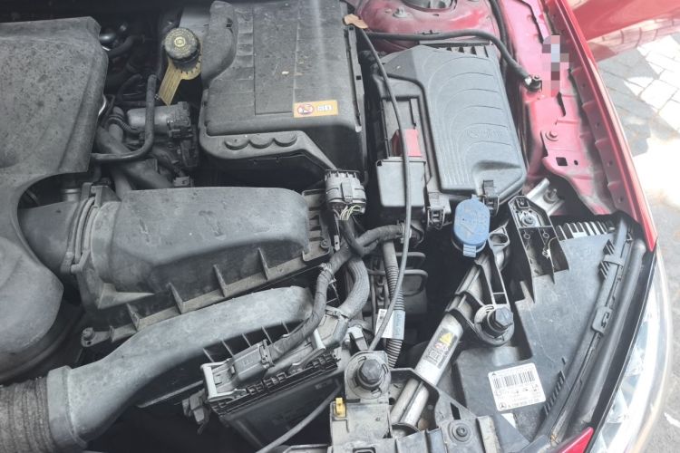 Used Mercedes-Benz GLA 2015 GLA 260 4MATIC Engine Bay Left