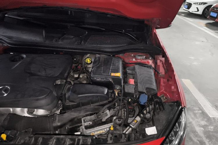 Used Mercedes-Benz GLA 2015 GLA 200 Fashion Model Engine Bay Left