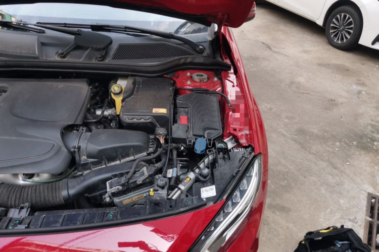 Used Mercedes-Benz GLA 2015 GLA 200 Fashion Model Engine Bay Left