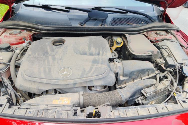 Used Mercedes-Benz GLA 2015 GLA 220 4MATIC Fashion Model Engine Bay