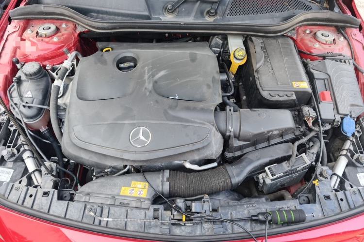 Used Mercedes-Benz GLA 2015 GLA 220 4MATIC Fashion Model Engine Bay