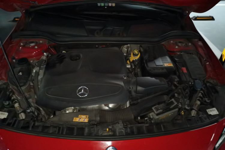 Used Mercedes-Benz GLA 2015 GLA 200 Fashion Model Engine Bay