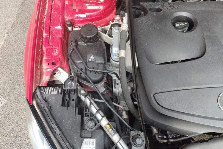 Used Mercedes-Benz GLA 2015 GLA 220 4MATIC Luxury Model Engine Bay Right