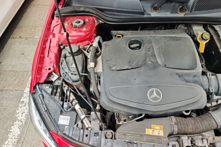 Used Mercedes-Benz GLA 2015 GLA 220 4MATIC Fashion Model Engine Bay Right