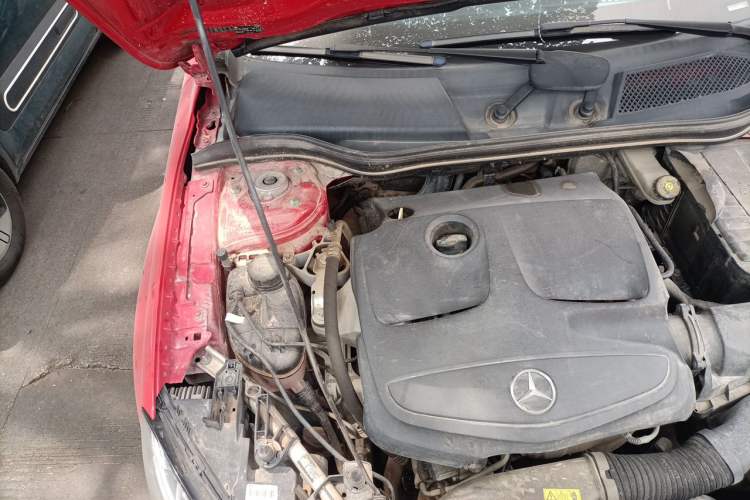 Used Mercedes-Benz GLA 2015 GLA 200 Engine Bay Right