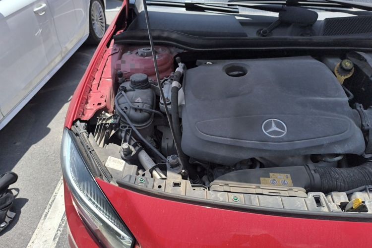 Used Mercedes-Benz GLA 2015 GLA 200 Sport Edition Engine Bay Right