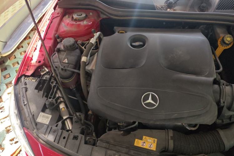 Used Mercedes-Benz GLA 2015 GLA 220 4MATIC Fashion Model Engine Bay Right