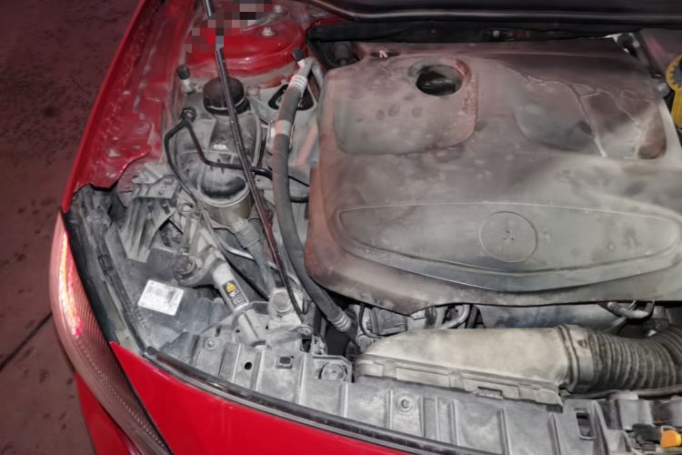 Used Mercedes-Benz GLA 2015 GLA 200 Sport Edition Engine Bay Right