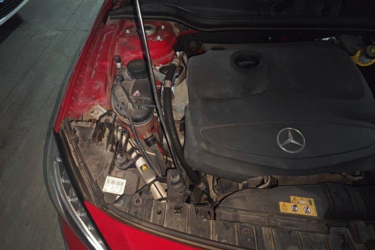 Used Mercedes-Benz GLA 2015 GLA 220 4MATIC Fashion Model Engine Bay Right