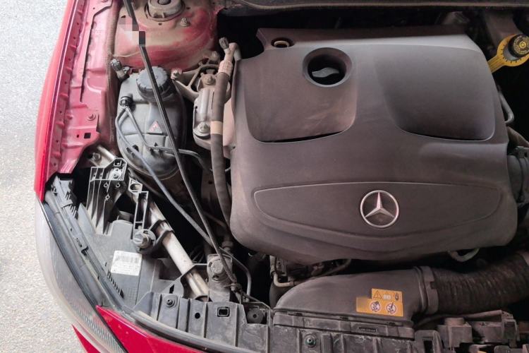 Used Mercedes-Benz GLA 2015 GLA 200 Sport Edition Engine Bay Right