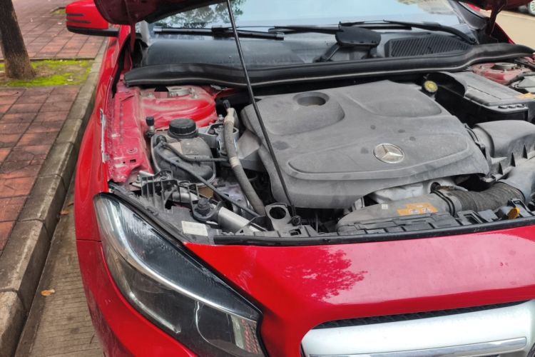 Used Mercedes-Benz GLA 2015 GLA 200 Sport Edition Engine Bay Right
