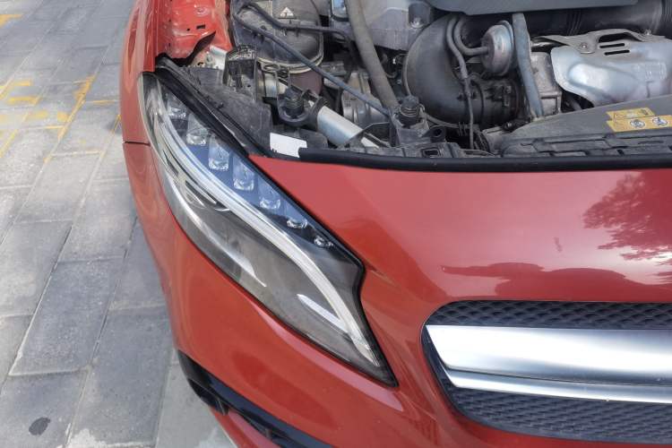 Used Mercedes-Benz GLA 2015 GLA 260 4MATIC Sport Edition Engine Bay Right