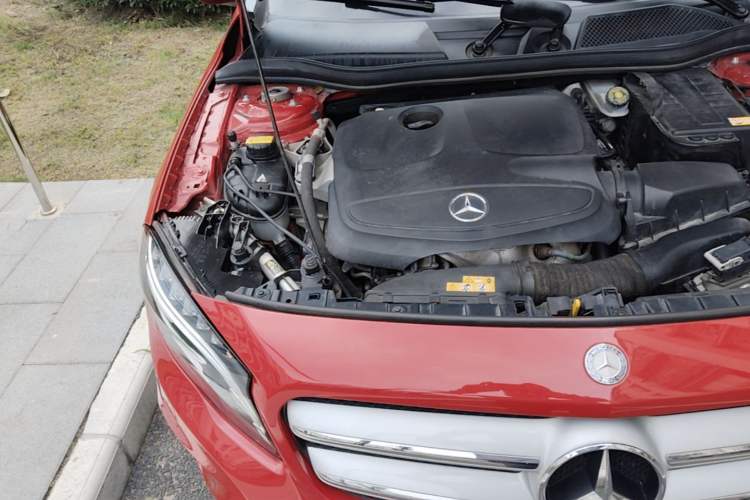 Used Mercedes-Benz GLA 2015 GLA 200 Fashion Model Engine Bay Right