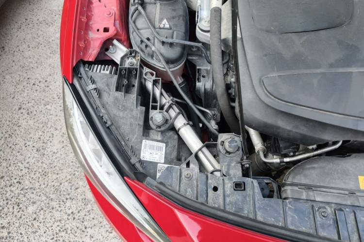 Used Mercedes-Benz GLA 2015 GLA 220 4MATIC Fashion Model Engine Bay Right