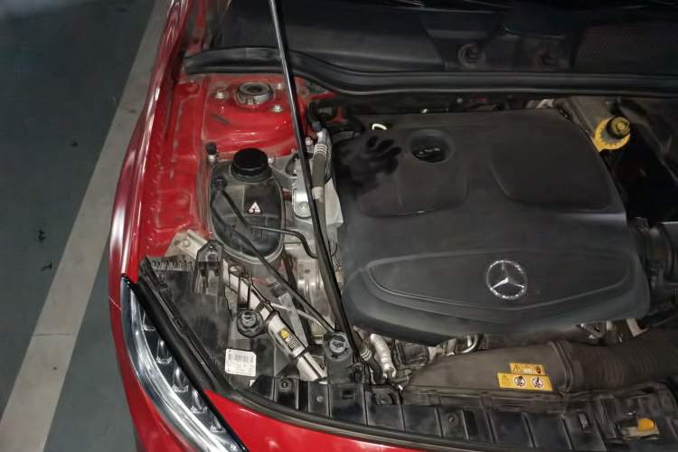 Used Mercedes-Benz GLA 2015 GLA 200 Fashion Model Engine Bay Right
