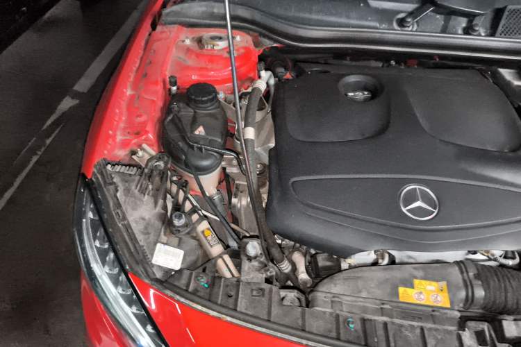 Used Mercedes-Benz GLA 2015 GLA 220 4MATIC Fashion Model Engine Bay Right