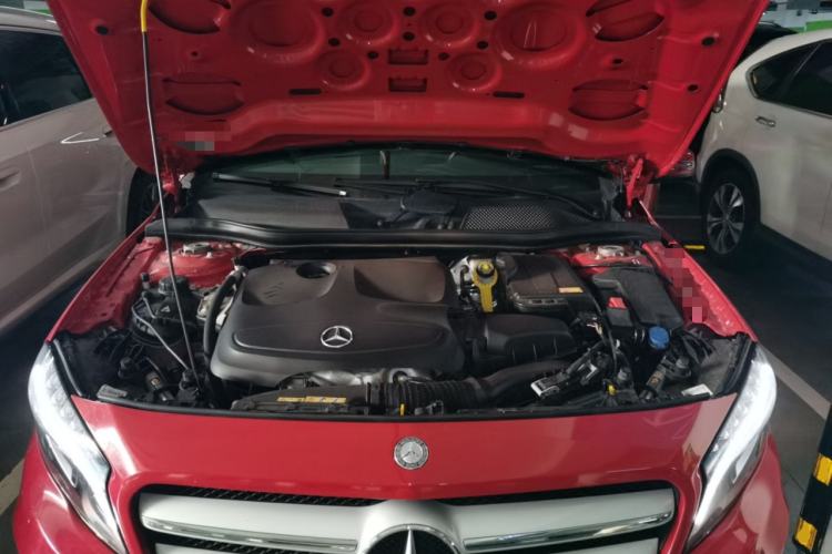 Used Mercedes-Benz GLA 2015 GLA 260 4MATIC Engine Bay