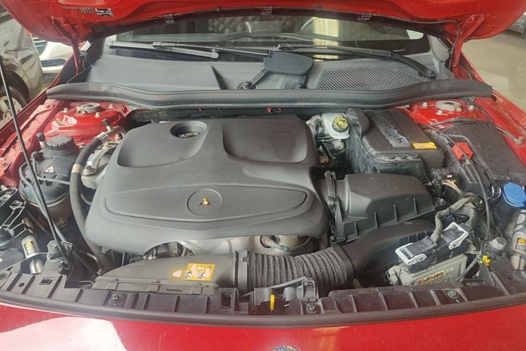 Used Mercedes-Benz GLA 2015 GLA 200 Fashion Model Engine Bay