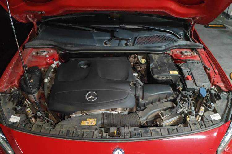 Used Mercedes-Benz GLA 2015 GLA 220 4MATIC Fashion Model Engine Bay